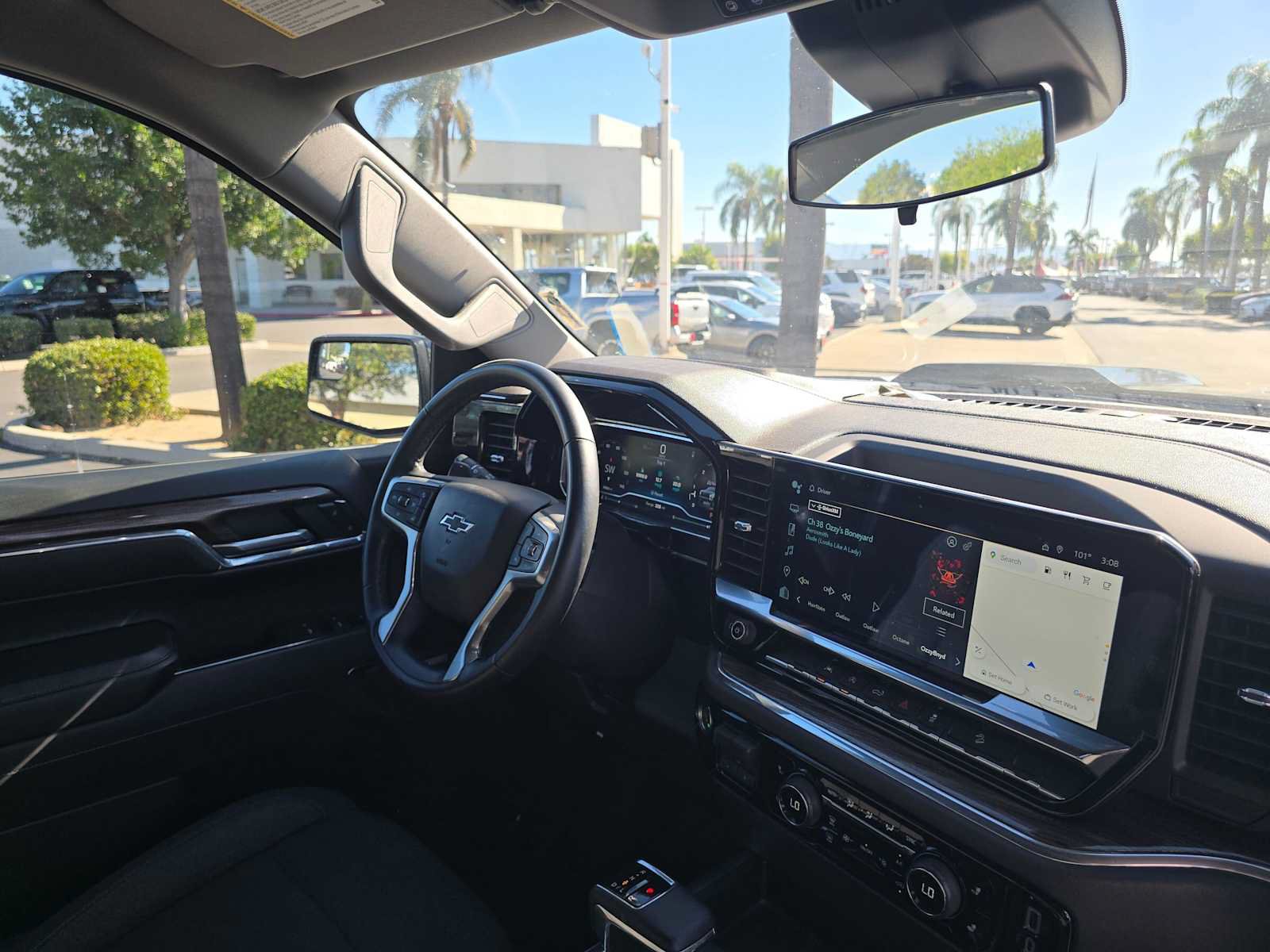 Used 2024 Chevrolet Silverado 1500 LT Trail Boss w/ Convenience Package II AWD/4WD image 11