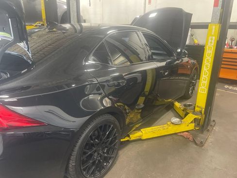 Used 2017 Lexus IS 200t F Sport w/ F Sport Package RWD image 21