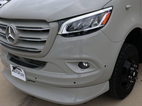 Used 2023 Mercedes-Benz Sprinter 3500 image 54