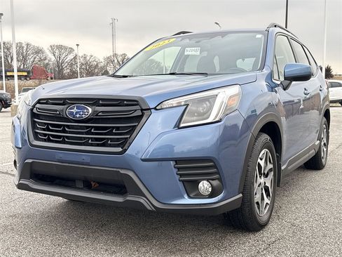 Used 2023 Subaru Forester Premium image 4