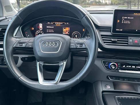 Used 2019 Audi Q5 2.0T Premium Plus w/ Premium Plus Package image 18