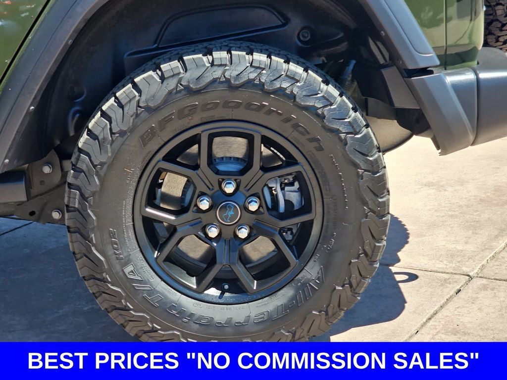 Used 2024 Jeep Wrangler Unlimited AWD/4WD image 36