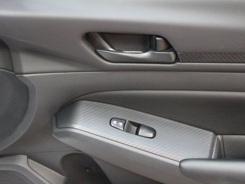 Used 2023 Nissan Altima 2.5 S image 11