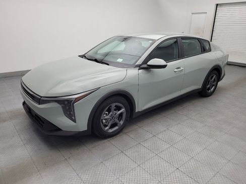 Used 2025 Kia K4 FWD image 2