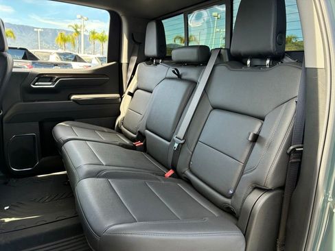 Used 2025 Chevrolet Silverado 1500 LT Trail Boss w/ Convenience Package II image 32