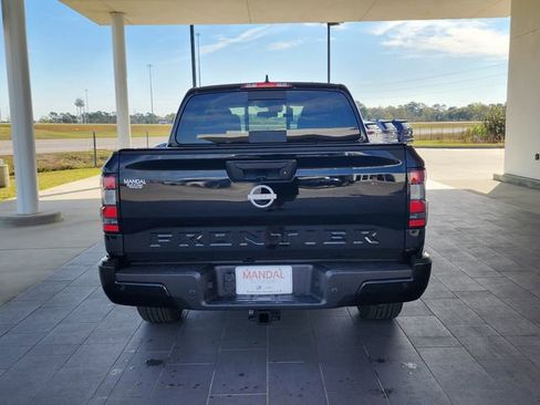 Used 2025 Nissan Frontier SV w/ SV Convenience Package image 7