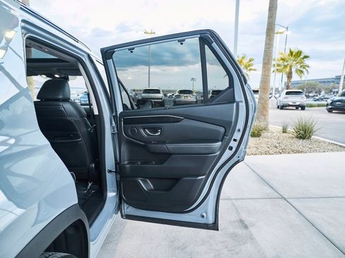 Used 2023 Honda Pilot Elite image 13