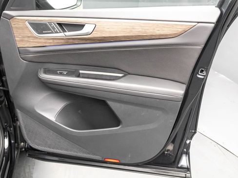 Certified 2025 Volkswagen Atlas SEL Premium R-Line image 39