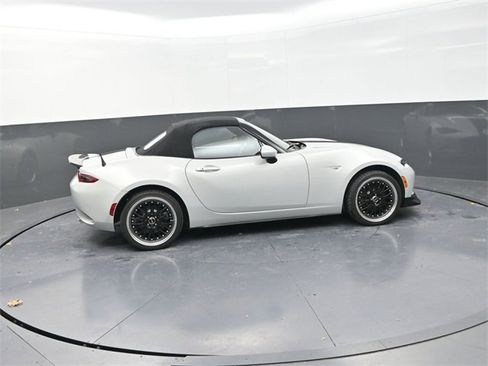 Used 2016 MAZDA MX-5 Miata Grand Touring image 8