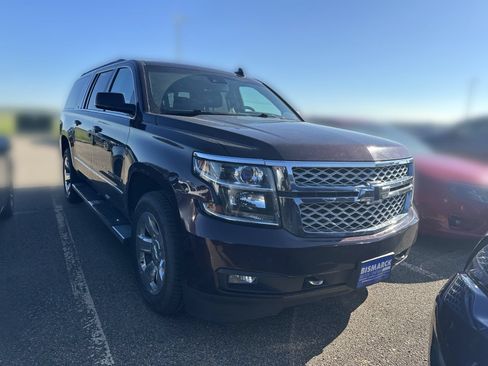 Used 2017 Chevrolet Suburban LT w/ LT Signature Package AWD/4WD image 2