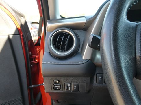 Used 2015 Toyota RAV4 Limited image 18