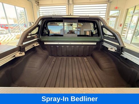 Used 2022 Nissan Frontier PRO-4X image 11