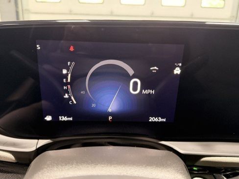 Certified 2025 Buick Envista Sport Touring FWD image 12