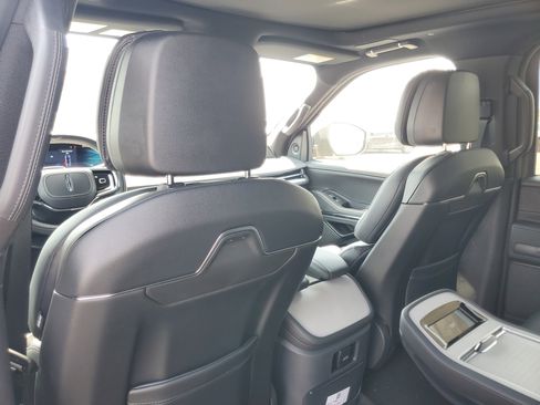 New 2026 Lincoln Navigator L Reserve AWD/4WD image 28