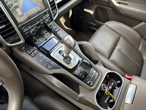 Used 2016 Porsche Cayenne S w/ Premium Plus Package AWD/4WD image 44