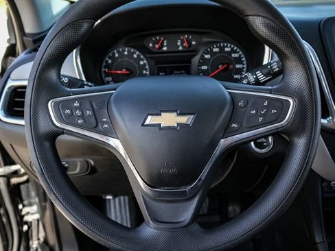 Used 2020 Chevrolet Equinox LS image 11