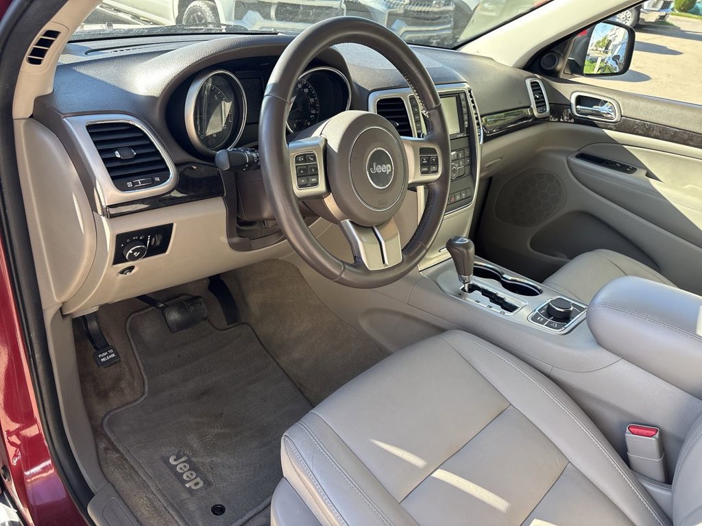 Used 2012 Jeep Grand Cherokee Laredo AWD/4WD image 14