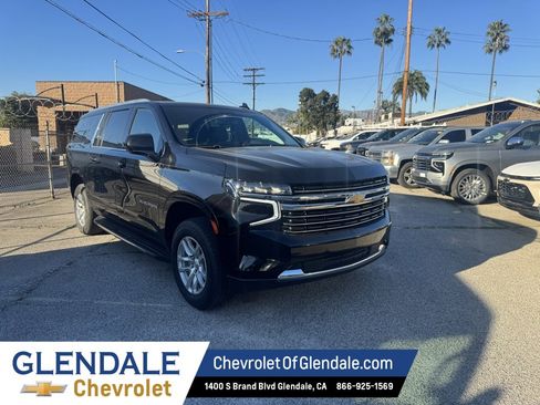 Certified 2024 Chevrolet Suburban LT image 1