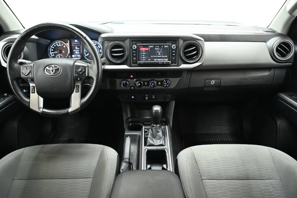Used 2018 Toyota Tacoma SR5 AWD/4WD image 23