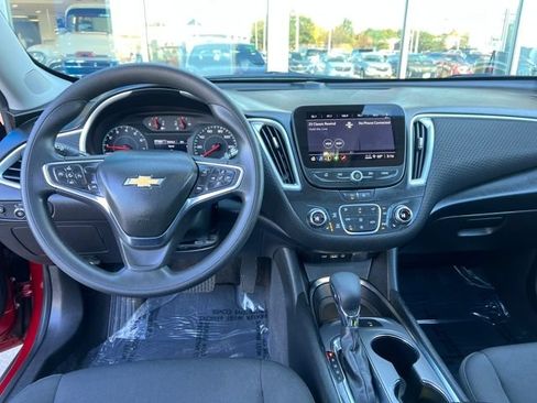 Used 2024 Chevrolet Malibu LT FWD image 18