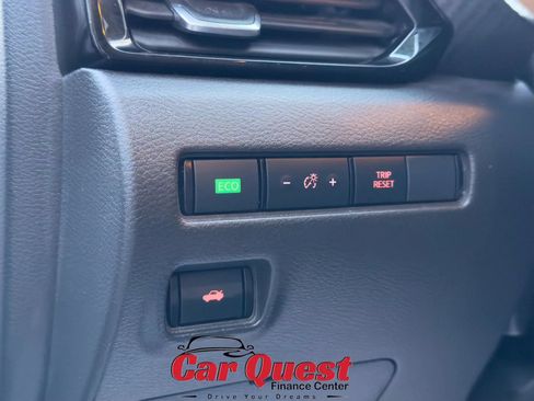 Used 2022 Nissan Sentra SV FWD image 12