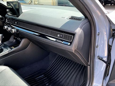 Used 2022 Honda Civic Sport Touring image 18