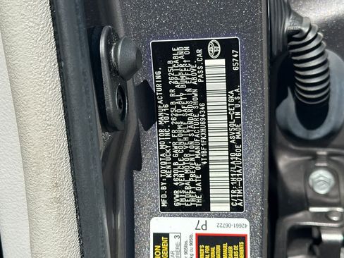 Used 2017 Toyota Camry XLE w/ Moonroof Package FWD image 36