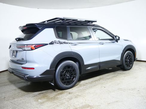 New 2026 Mitsubishi Outlander AWD image 2