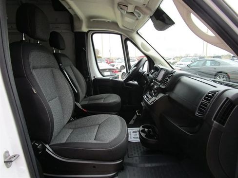 Used 2025 RAM ProMaster 2500 w/ Convenience Group FWD image 19