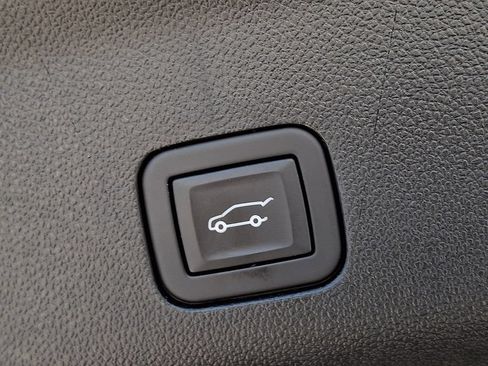 Used 2024 GMC Yukon SLT w/ SLT Luxury Package AWD/4WD image 29