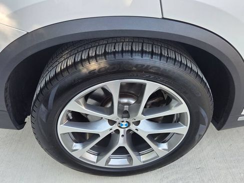 Certified 2025 BMW X5 xDrive40i w/ Parking Assistance Package AWD/4WD image 8