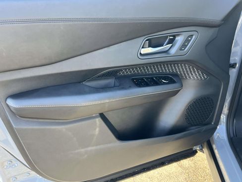 Used 2024 Nissan Ariya AWD image 27