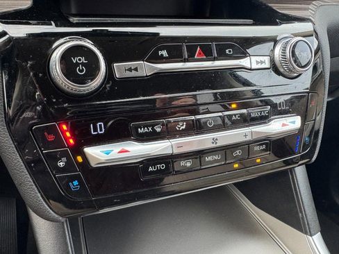 Used 2021 Ford Explorer Limited w/ Equipment Group 301A image 17