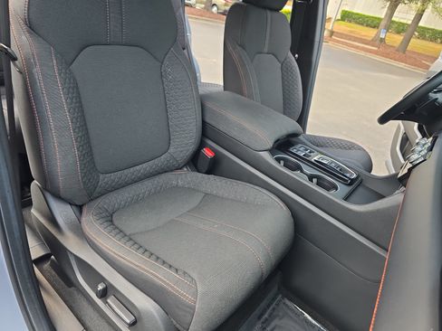 Used 2025 Honda Pilot Sport image 10