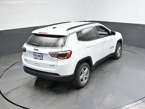 Used 2024 Jeep Compass Latitude AWD/4WD image 33