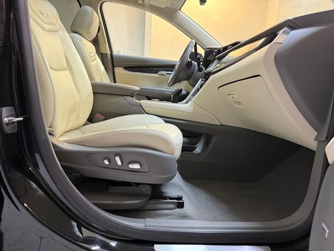 Used 2022 Cadillac XT6 Premium Luxury w/ Technology Package image 52