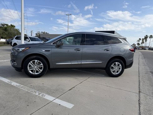 Used 2020 Buick Enclave Essence w/ Sound and Sites Package image 7