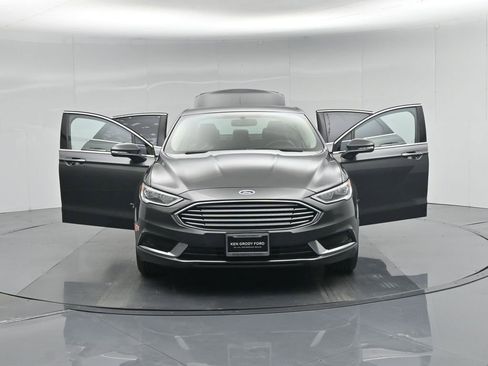 Used 2018 Ford Fusion Energi SE image 28