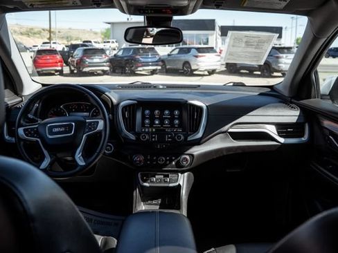 Used 2024 GMC Terrain SLT AWD/4WD image 15