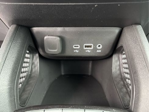 Used 2023 Chevrolet TrailBlazer LT w/ Convenience Package image 21