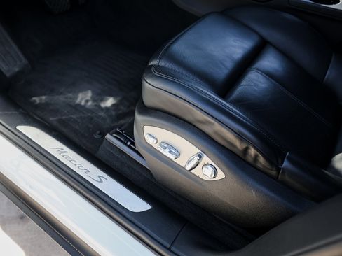 Certified 2024 Porsche Macan S image 14