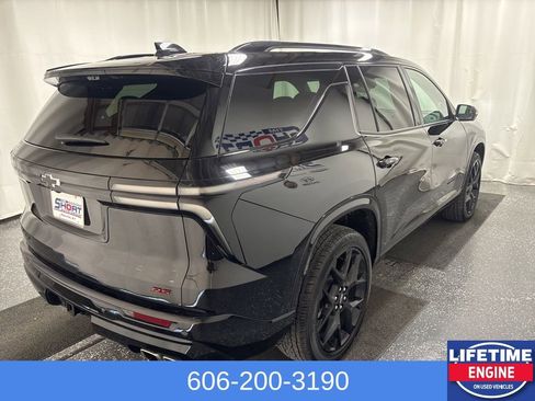 Used 2024 Chevrolet Traverse RS image 5
