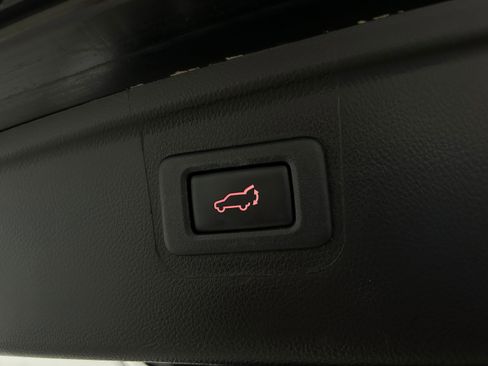 Used 2018 Subaru Outback 2.5i Limited image 32