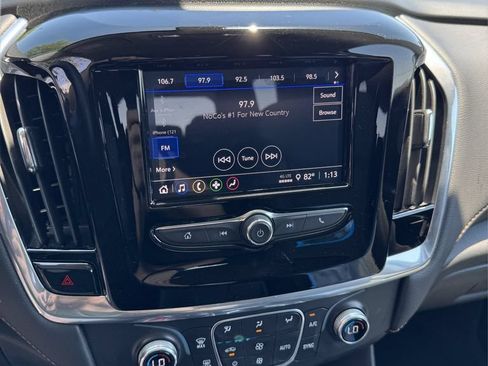 Used 2020 Chevrolet Traverse LS AWD/4WD image 16