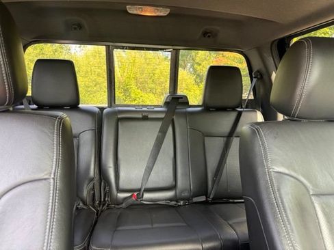 Used 2015 Ford F250 Lariat w/ Lariat Ultimate Package AWD/4WD image 30