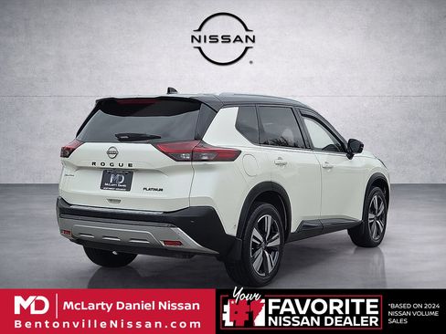 Used 2022 Nissan Rogue Platinum w/ Head-Up Display Package FWD image 5