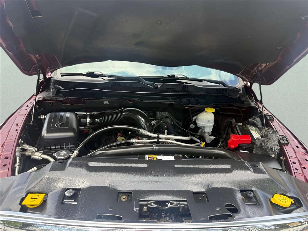 Used 2020 RAM 1500 Classic SLT AWD/4WD image 19