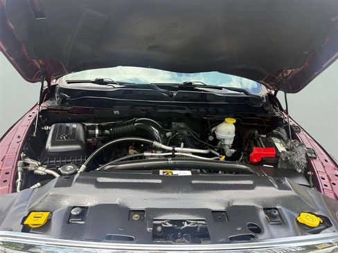 Used 2020 RAM 1500 Classic SLT AWD/4WD image 19
