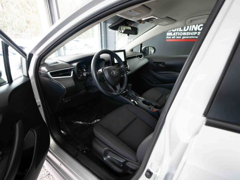 Used 2023 Toyota Corolla LE image 8
