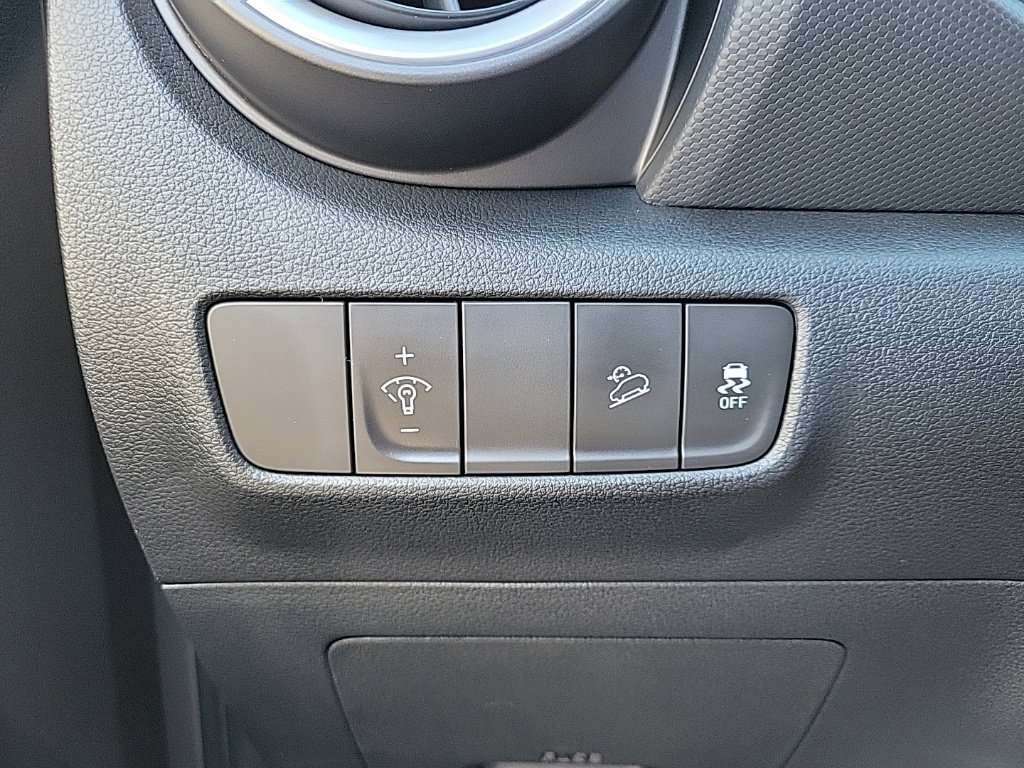 Used 2023 Hyundai Kona SEL AWD/4WD image 30